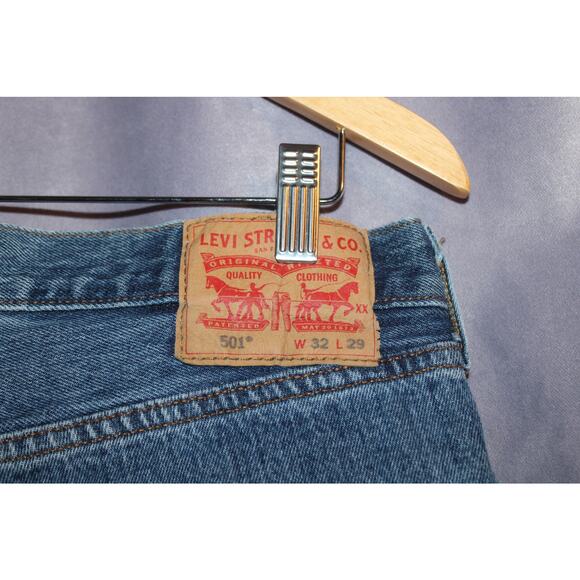 Levi's 501 Shorts Raw Seam Size 32 - Picture 5 of 7